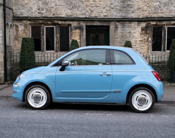 photo 1549317661 bd32c8ce0db2