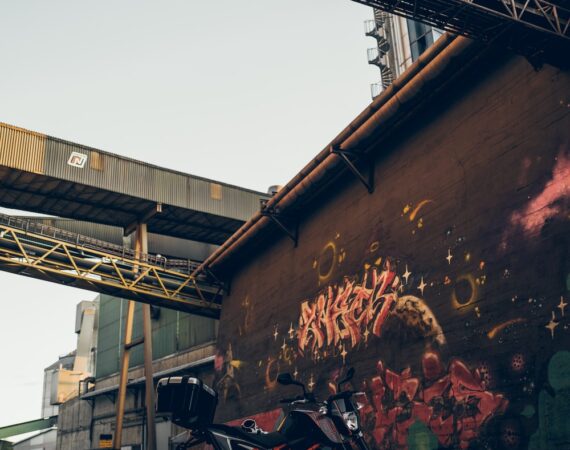 了解機車分期付款方案:利率、期限與月付款金額詳解 5 photo 1577144296005 177caab583bf