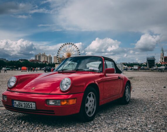 瞭解車貸放款條件,掌握貸款審核中的關鍵要素 2 photo 1579533180225 8ec081f6bdb0