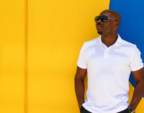 photo 1589113222594 1b4c596960b3