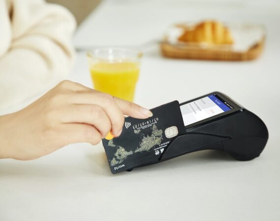 photo 1594025741273 167998b49a02