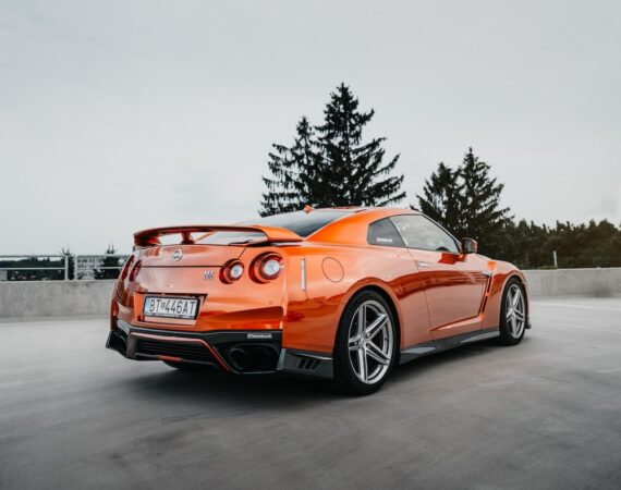 photo 1596564239710 ed4bb717510b