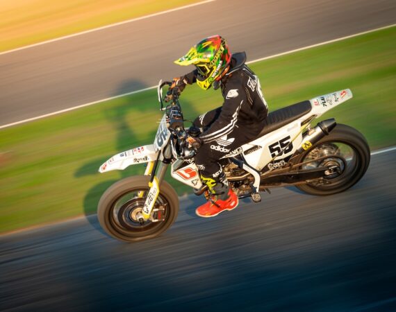 機車貸款利率比較:徹底了解利率種類與對還款的影響 3 photo 1609927037324 8d73d151b349