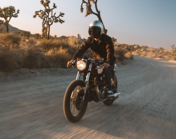 photo 1617374898864 2e8133ad694d