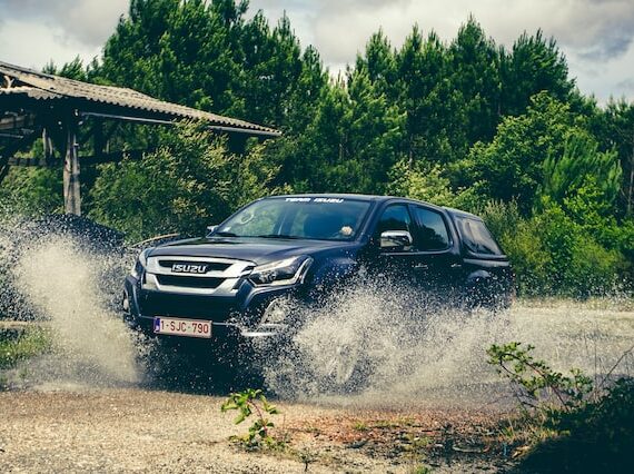 photo 1515661601451 281ea60d99f0