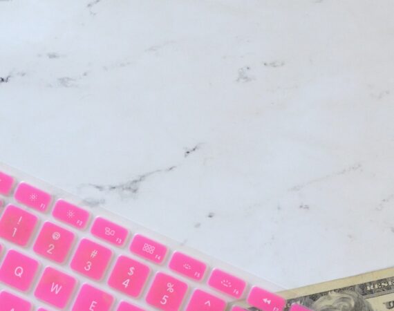 photo 1561241906 b22ad328e76b