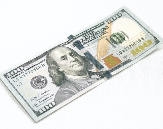 photo 1564980398254 568631114fbf