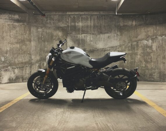 機車貸款手續需求大解析:文件必備清單詳解 1 photo 1573150323599 ac3231efdbc9