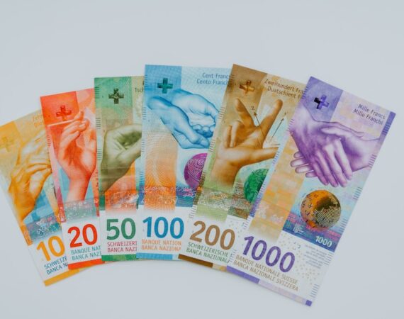 photo 1580674287165 60059e9ac2aa