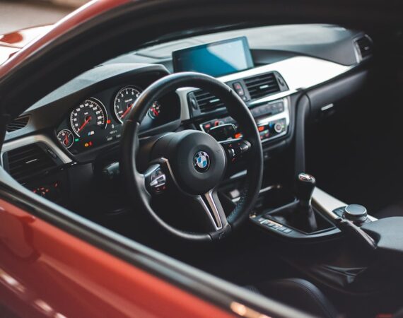 photo 1593142996291 91d5c9c4aae1