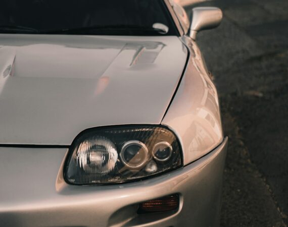 photo 1601278137207 55ad87747569