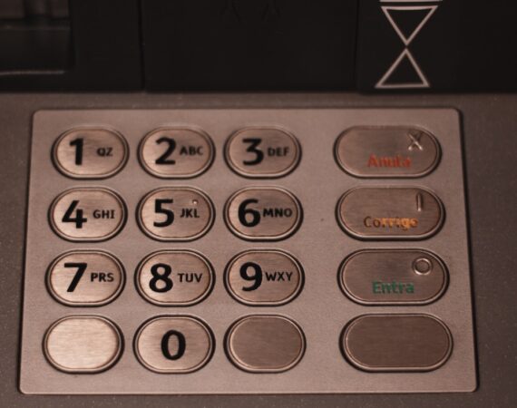 photo 1601597110651 54ef1c004ce7