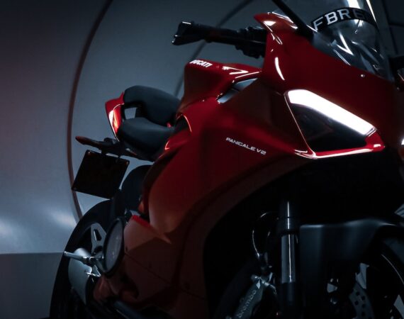 photo 1615812595024 43ac7a9c0586