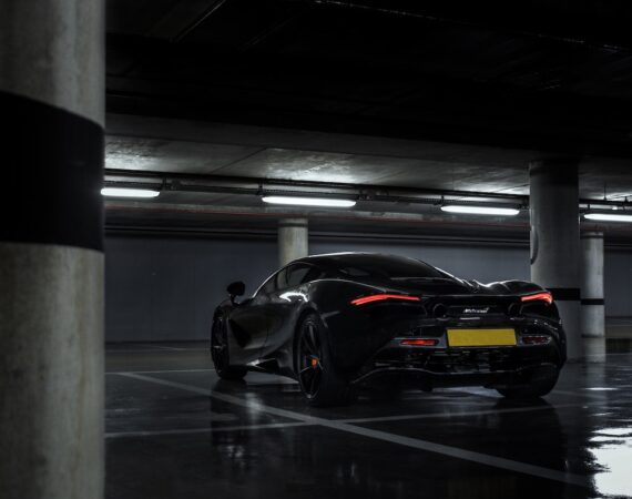 photo 1590682029937 6ce4aff42bea