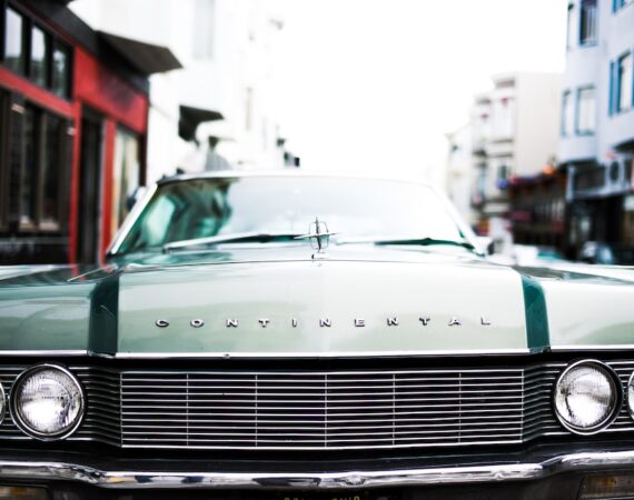 photo 1455098934982 64c622c5e066