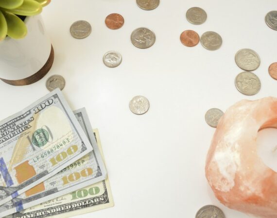 photo 1547341074 c5e9b0f9c335