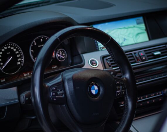 photo 1620247230855 f1967e9d85dc