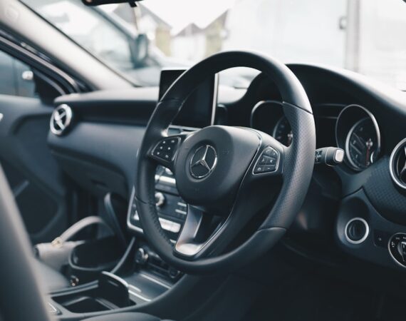 photo 1471174617910 3e9c04f58ff5