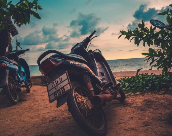 photo 1527707805918 cfe3890d5443