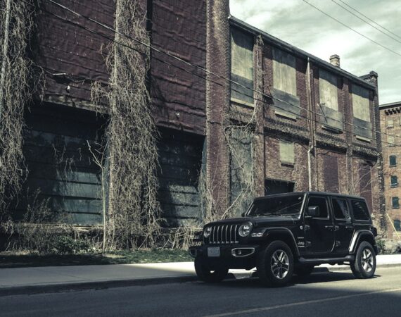 photo 1590439495690 7168fe1006c6