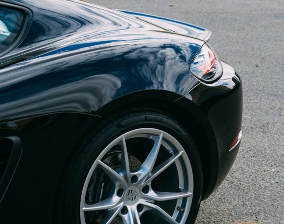 photo 1598472516643 f007cacf0955