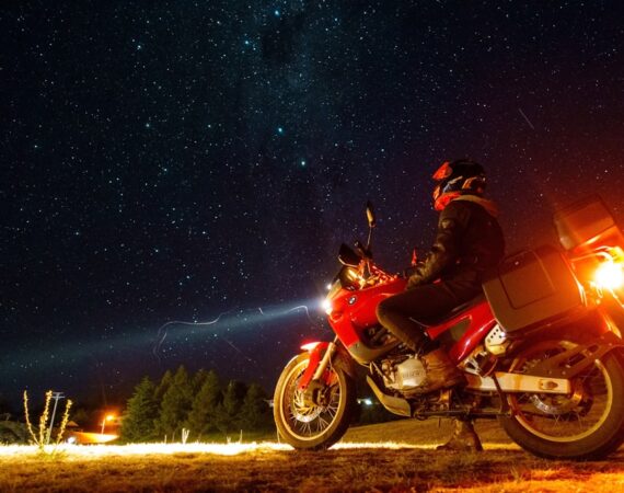 機車二手貸款金額影響因素:評估條件與財務計畫建議 1 photo 1589635076932 d3e65ddbb7f6