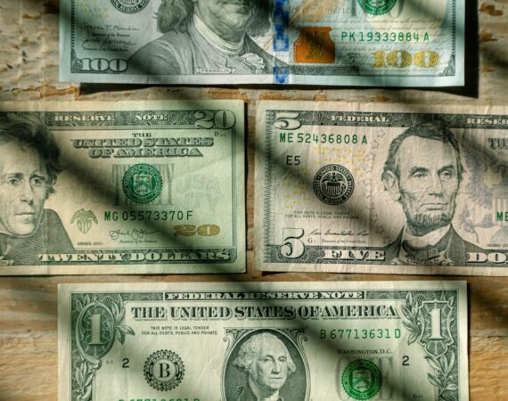 photo 1590625848159 01cf90857888