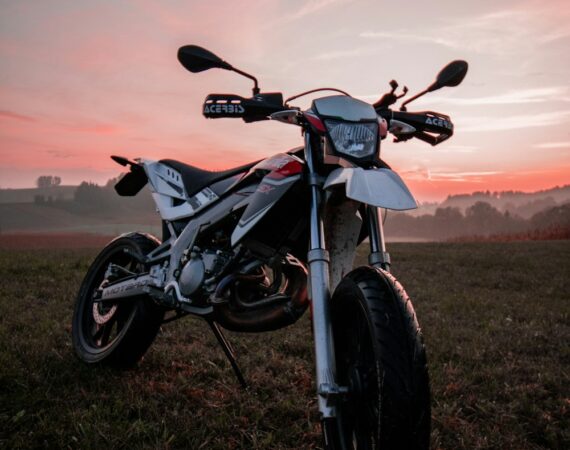 內外在影響機車二手貸款金額:專家解析最佳進場時機 2 photo 1618221150992 8f05ac4b68ec