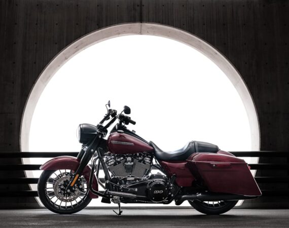 photo 1558975355 01b814f54246