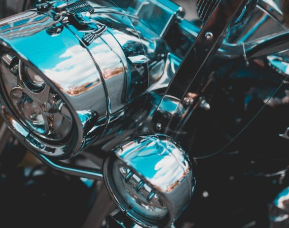 photo 1614540693731 3e6d4b8e72ed